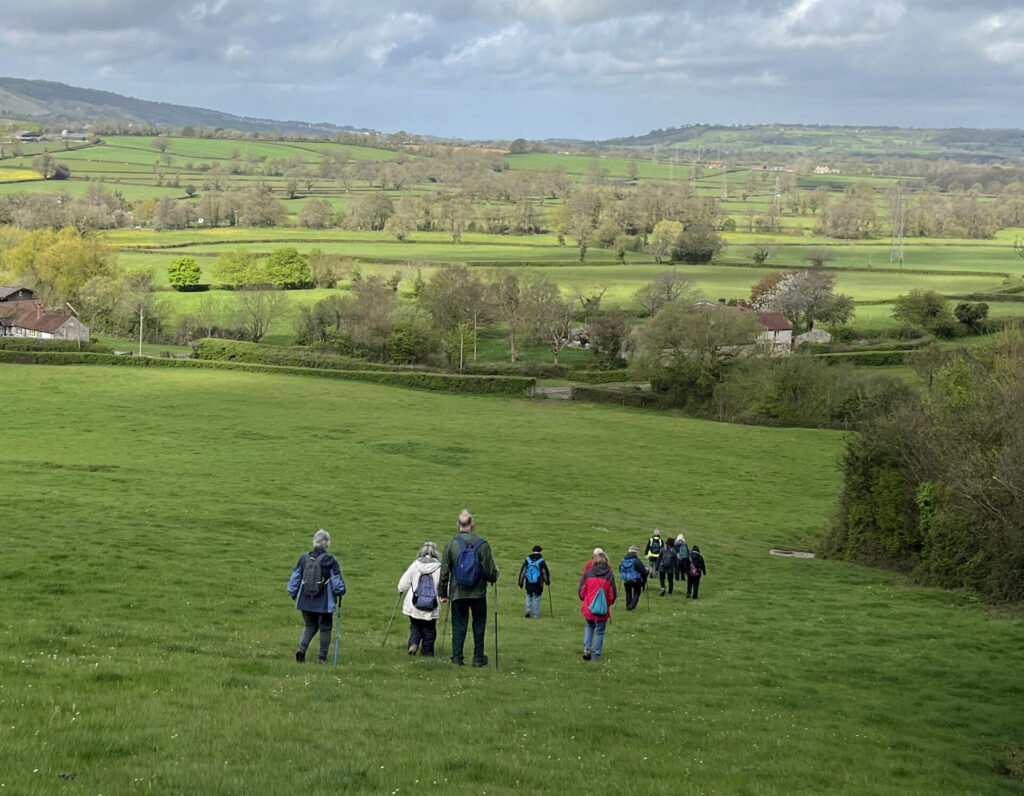 Through the field to Littleton Reservoir